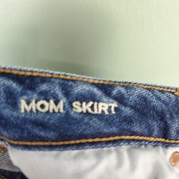 American Eagle Distressed Mom Jean Stretch Skirt Size 10 - Picture 5 of 9